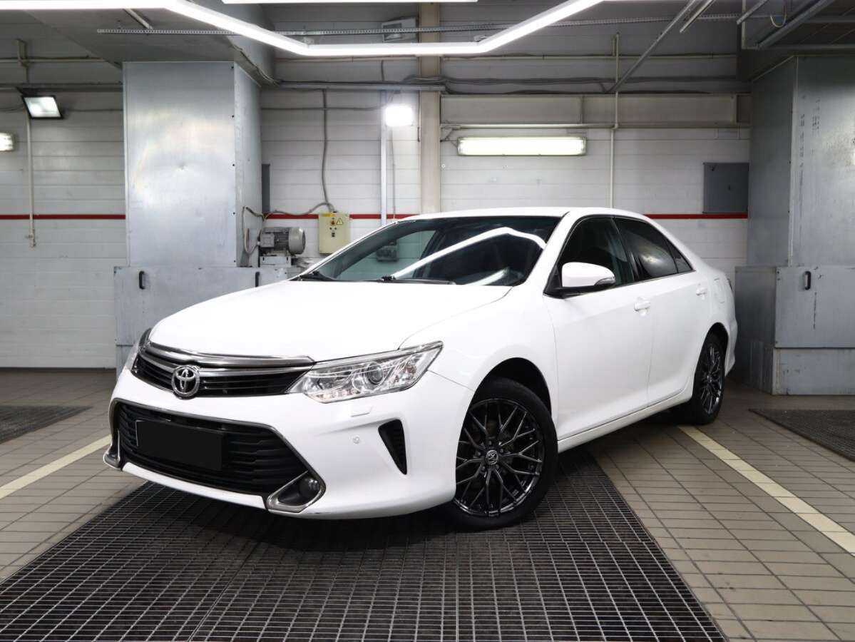 Toyota Camry, 2016